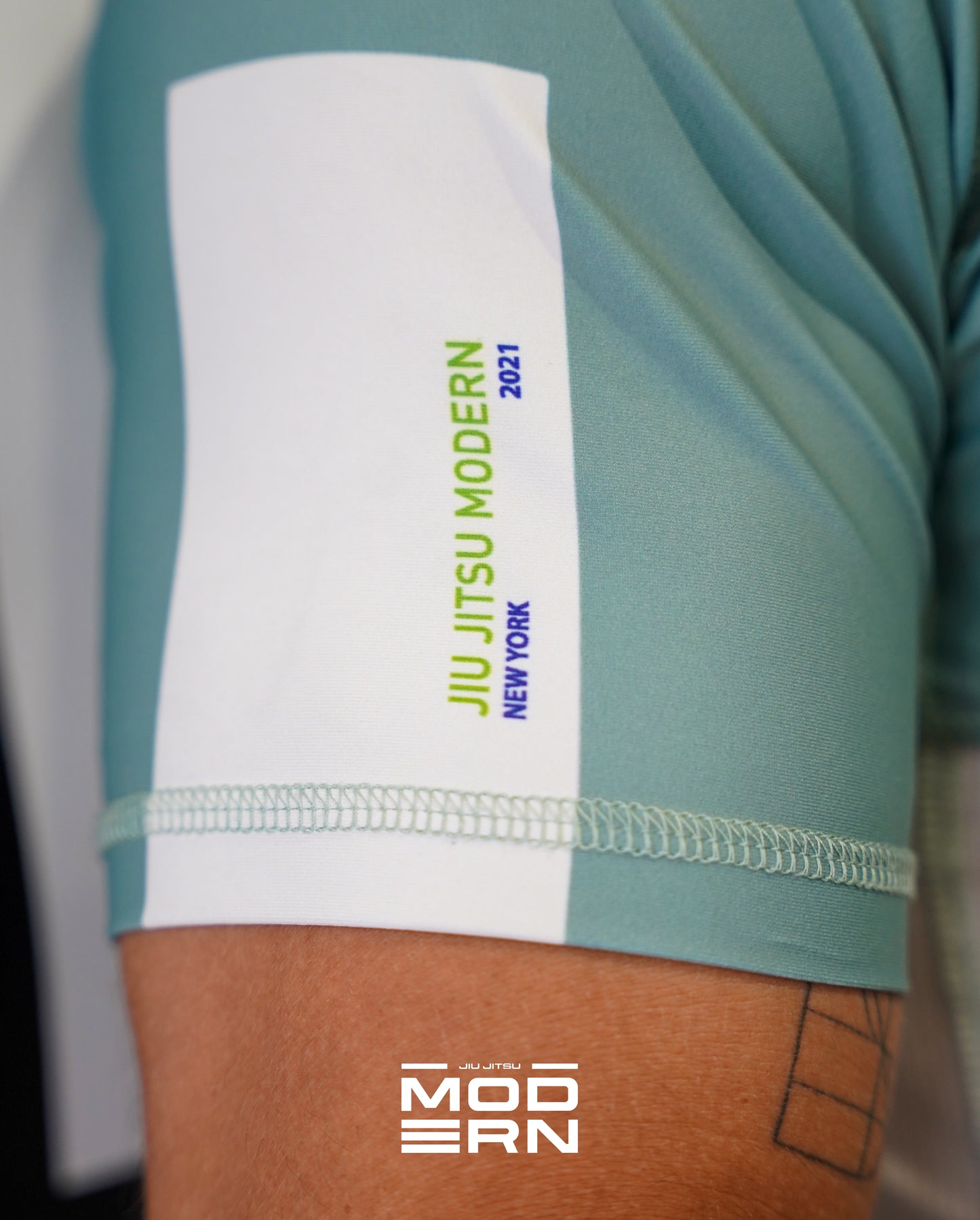 Glitch-Green Back Rashgaurd